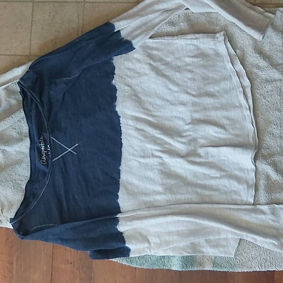 Long sleeve ombre blue to white t-shirt - Picture 1 of 3